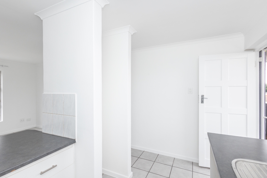 2 Bedroom Property for Sale in Oakglen Western Cape
